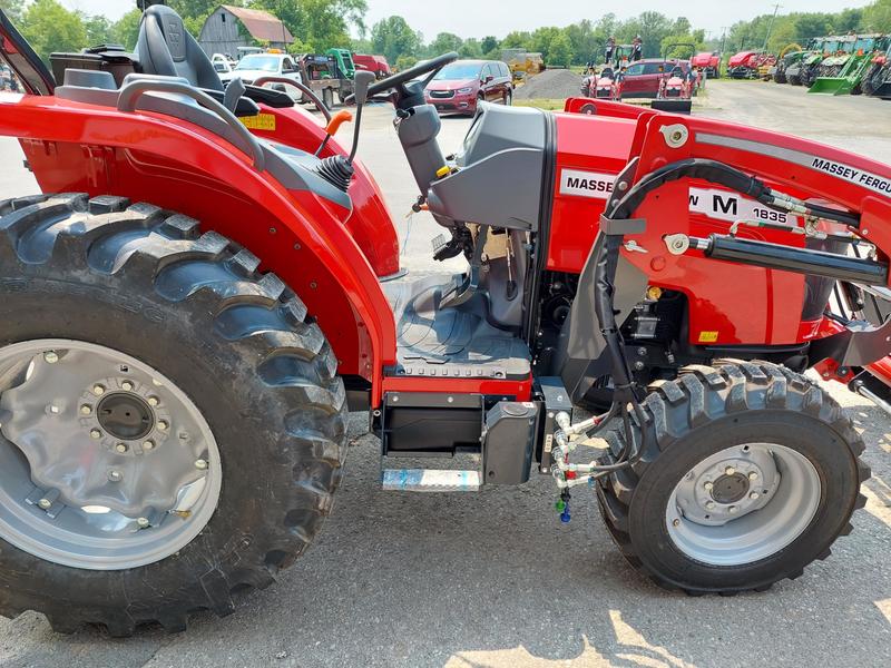 Tractors  MF1835M Platform Photo
